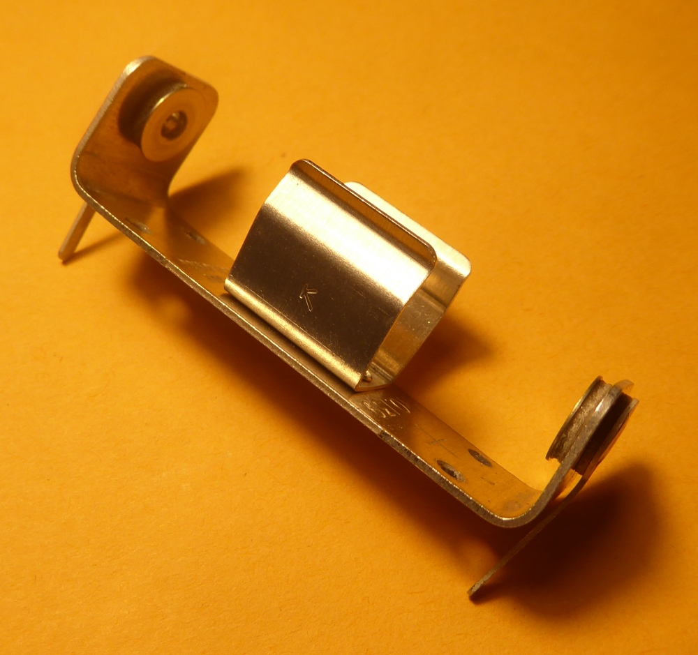AA Battery Holder suitable for PCB
              Mounting